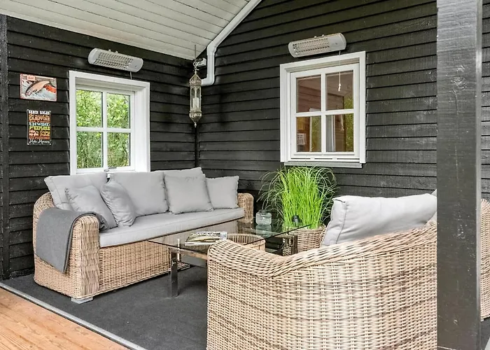3 Bedroom In Holiday home